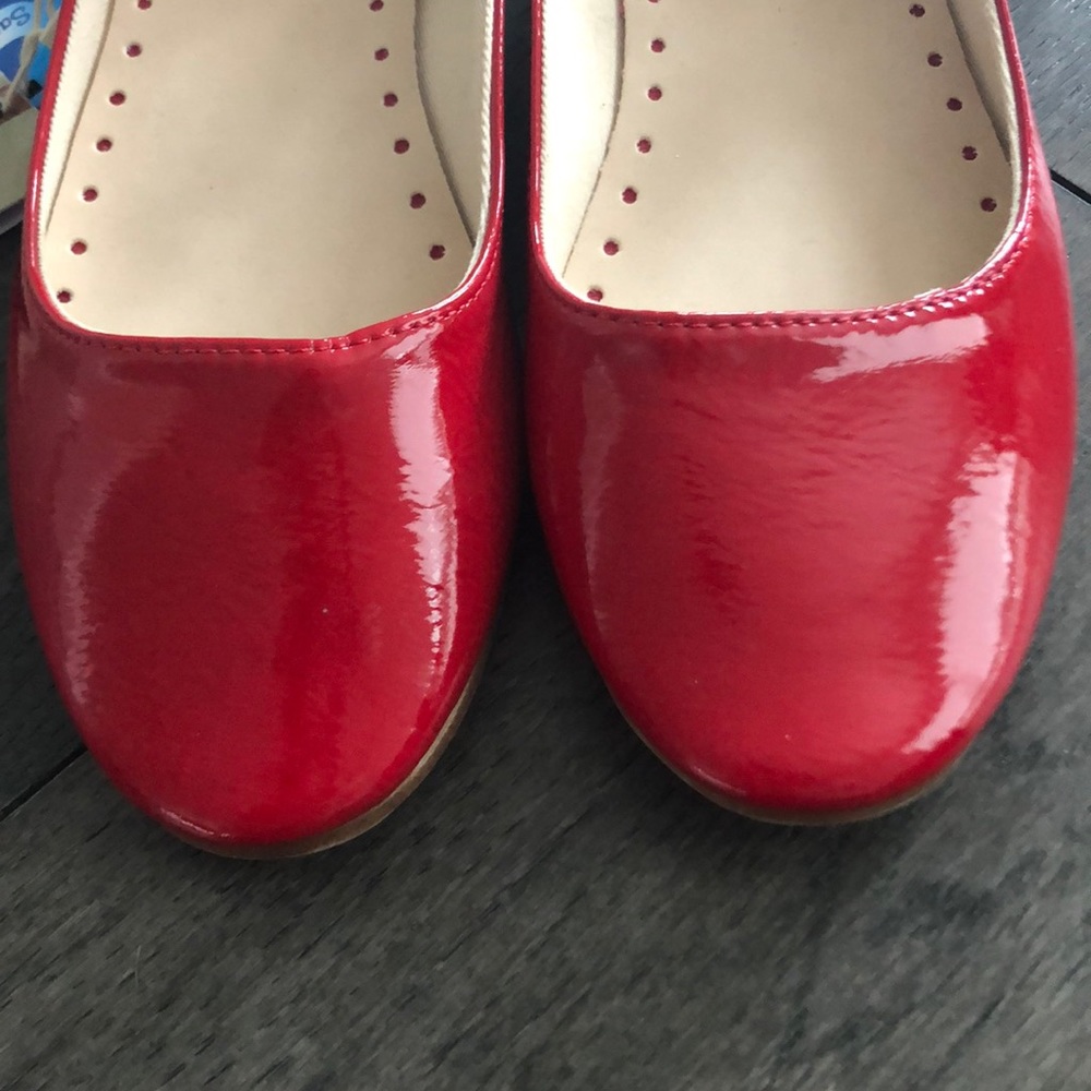 Zara red patent leather girl’s shoes - Picture 6 of 8